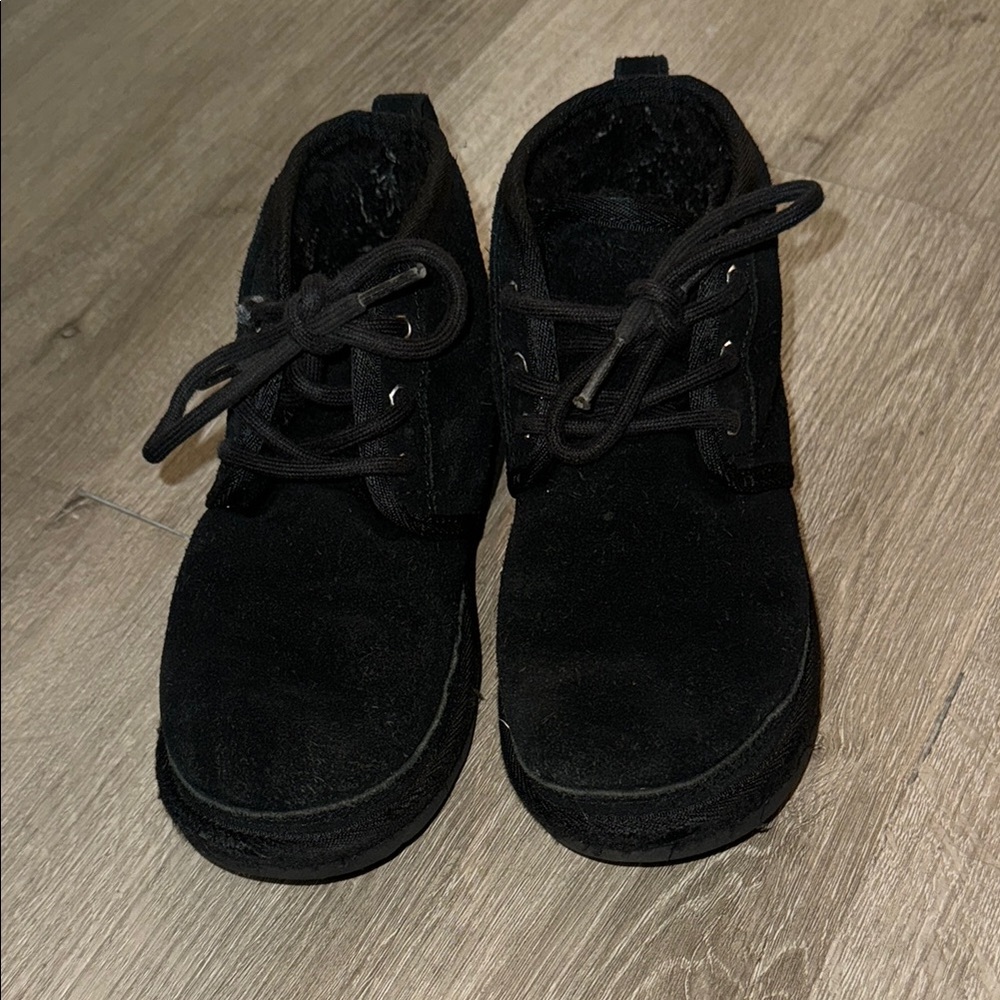 UGG boots kids size 13 Neumel II